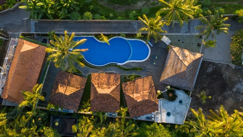 1-Bedroom Beachside Villa Near Saba — Steps from the Sand with Pool & Daily Breakfast — image 5