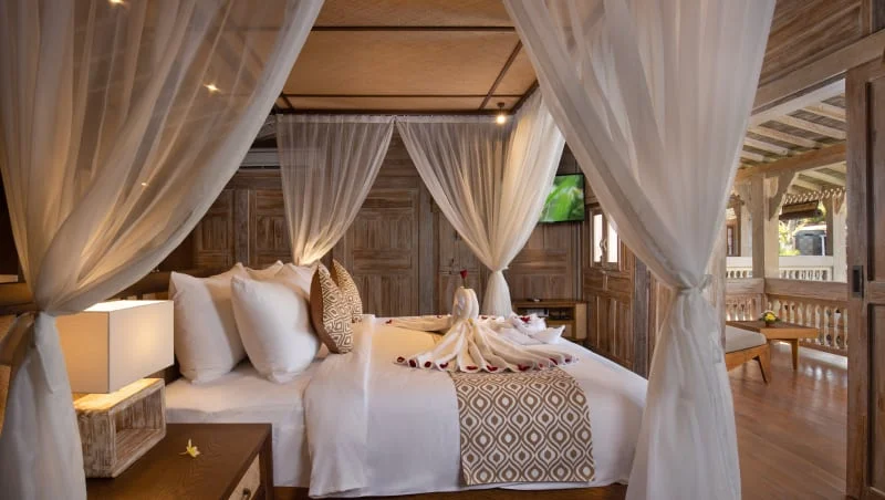 1-Bedroom Beachside Villa Near Saba — Steps from the Sand with Pool & Daily Breakfast — image 8