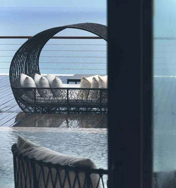 Romantic 1-Bedroom Cliffside Villa with Infinity Ocean Views & Jacuzzi — image 3