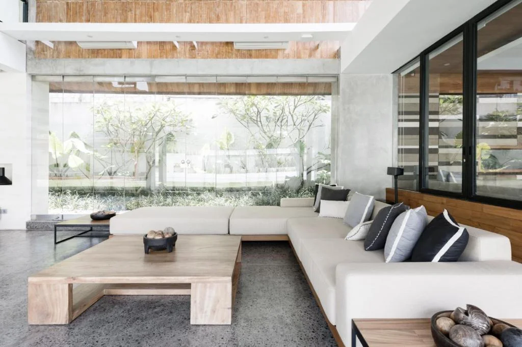 Luxury 5-Bedroom Villa with Infinity Pool in Petitenget – Stylish, Family-Friendly Retreat — image 8