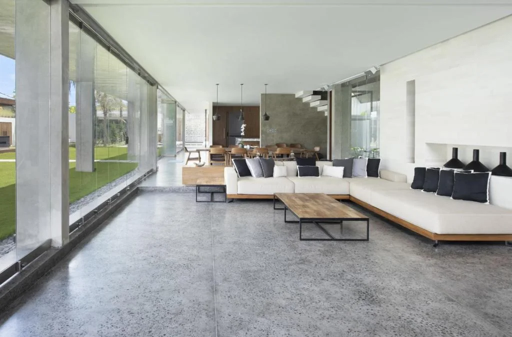Luxury 5-Bedroom Villa with Infinity Pool in Petitenget – Stylish, Family-Friendly Retreat — image 7