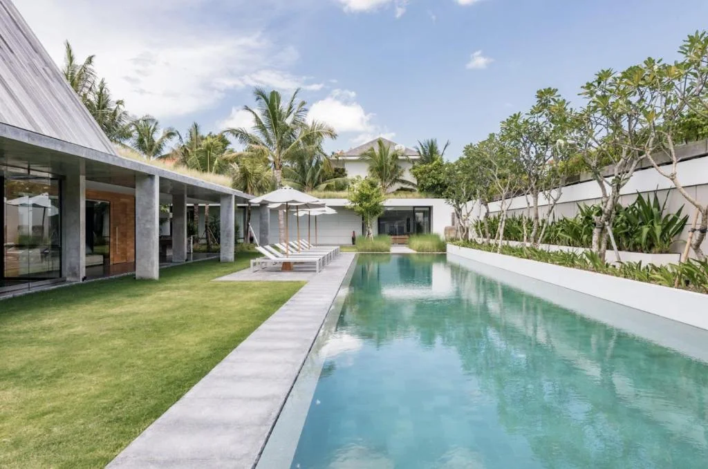 Luxury 5-Bedroom Villa with Infinity Pool in Petitenget – Stylish, Family-Friendly Retreat — image 6