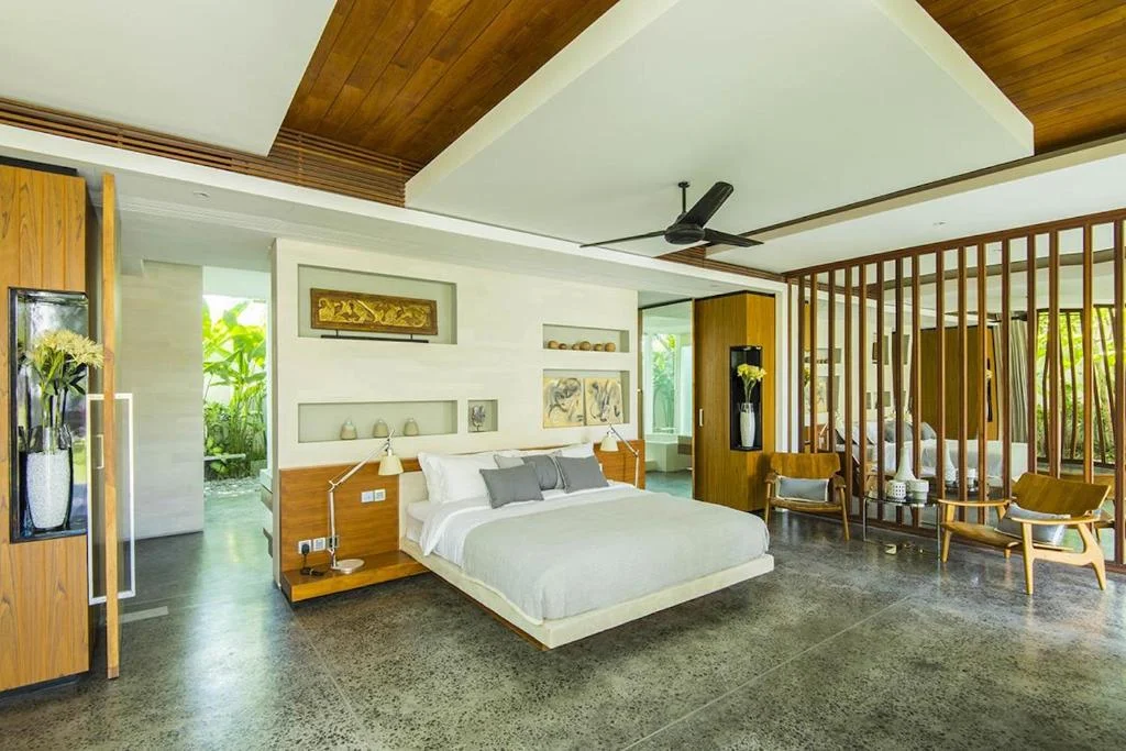 Luxury 5-Bedroom Villa with Infinity Pool in Petitenget – Stylish, Family-Friendly Retreat — image 14