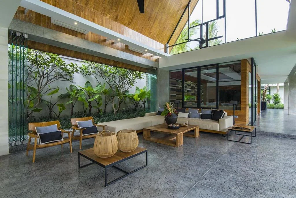 Luxury 5-Bedroom Villa with Infinity Pool in Petitenget – Stylish, Family-Friendly Retreat — image 5