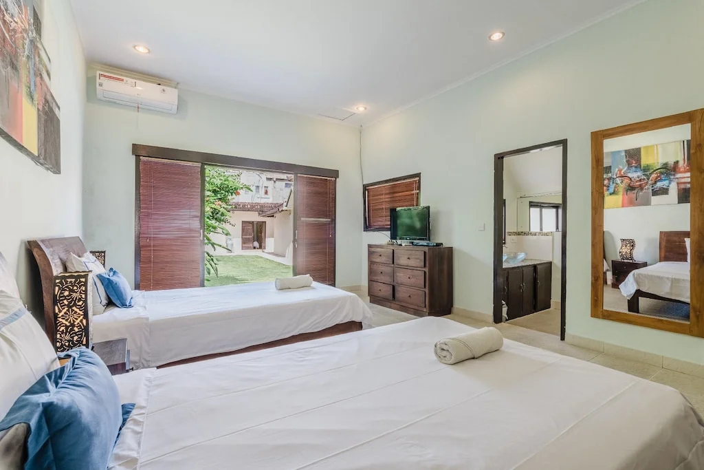 Spacious 5-Bedroom Villa in Central Seminyak – Perfect for Families & Groups — image 11