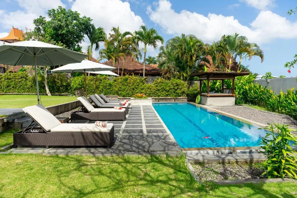3-Bedroom Private Villa in Canggu – Peaceful Rice Field Views & Spacious Garden — image 6