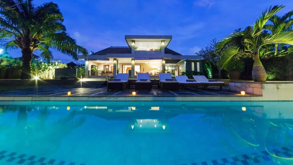 3-Bedroom Private Villa in Canggu – Peaceful Rice Field Views & Spacious Garden — image 4