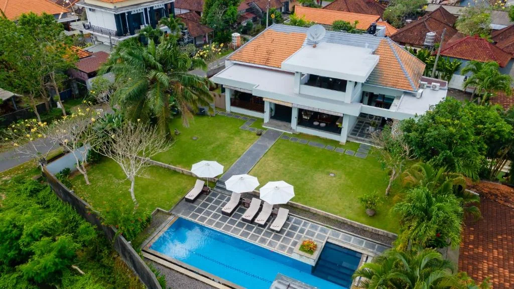 3-Bedroom Private Villa in Canggu – Peaceful Rice Field Views & Spacious Garden