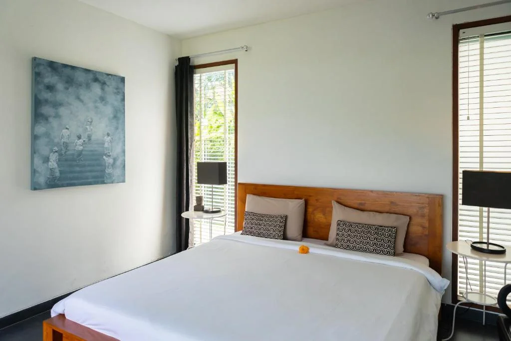 3-Bedroom Private Villa in Canggu – Peaceful Rice Field Views & Spacious Garden — image 12