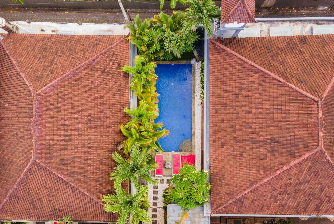 Renovated 3-Bedroom Villa – Central Location Near Beach, Shops & Restaurants — image 9