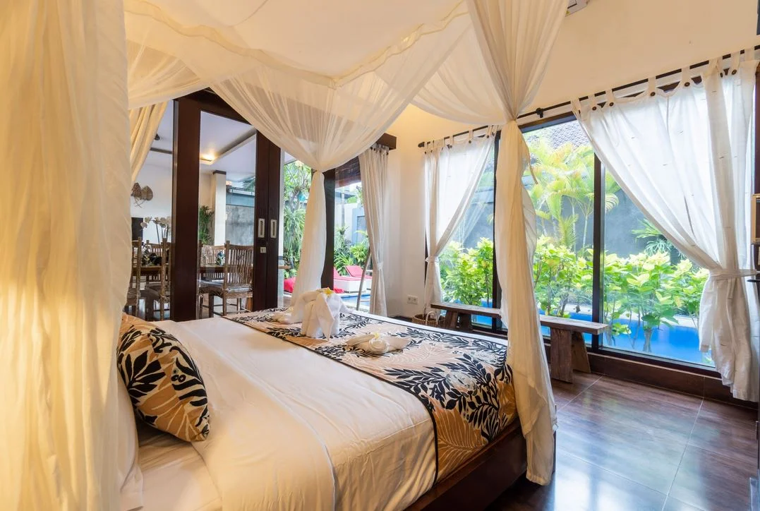 Renovated 3-Bedroom Villa – Central Location Near Beach, Shops & Restaurants — image 8