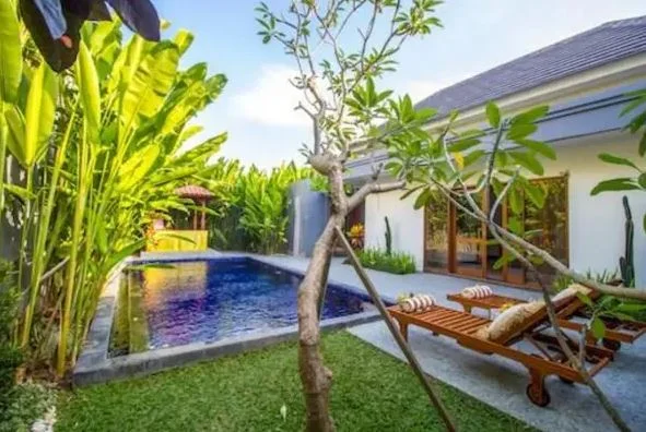 Stylish 2-Bedroom Villa in Canggu – Walk to Café del Mar & the Beach — image 7