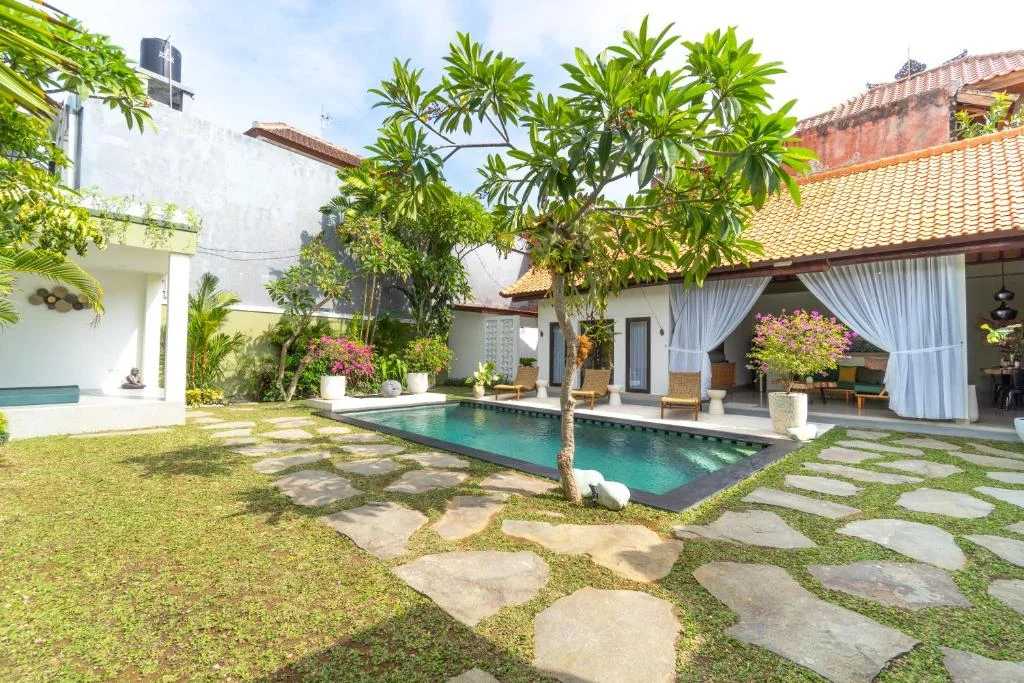 Modern 3-Bedroom Villa in Central Seminyak – Walk to Everything