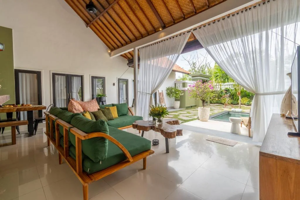 Modern 3-Bedroom Villa in Central Seminyak – Walk to Everything — image 3