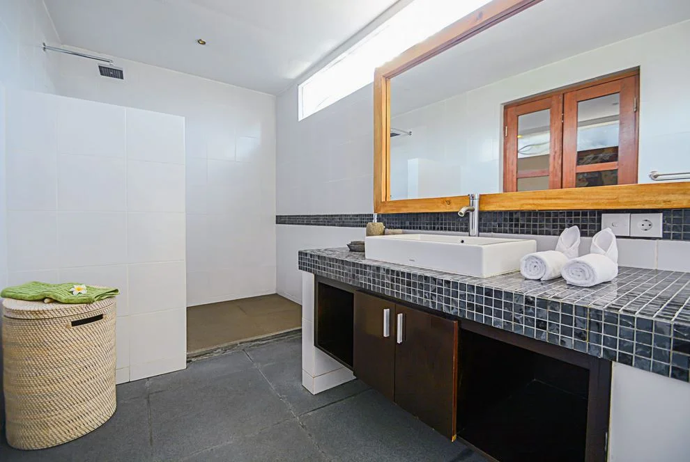 Spacious 3-Bedroom Private Villa in Legian, Bali – Steps from the Beach! — image 13