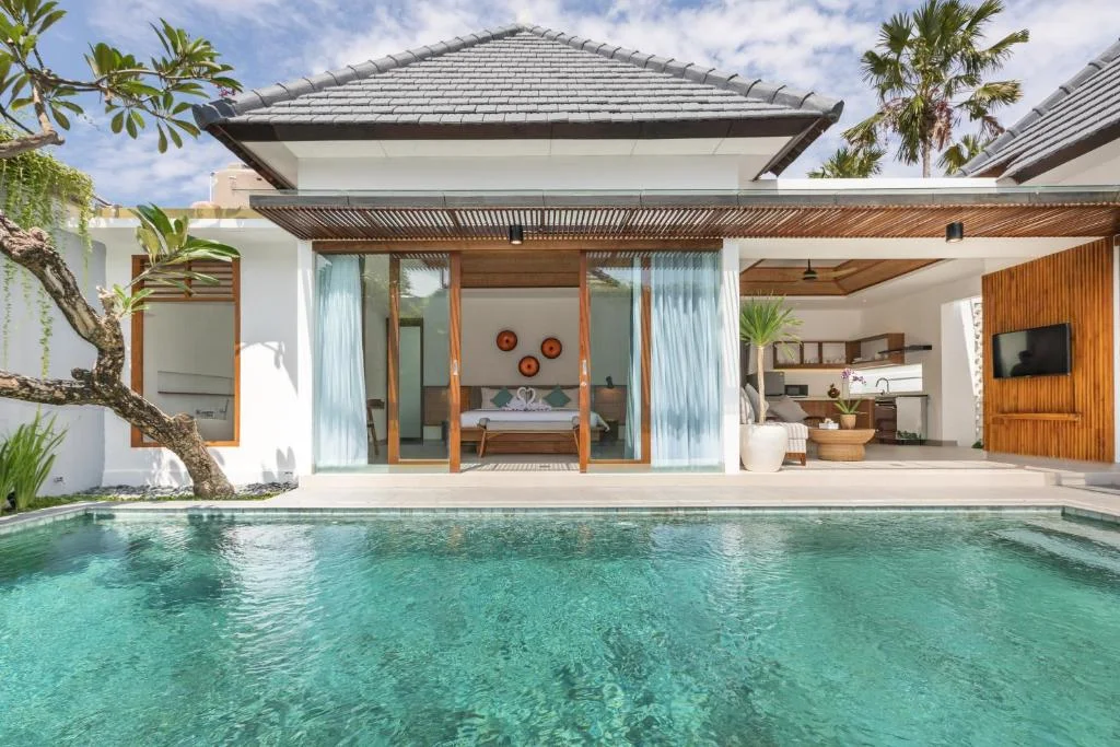 2-Bedroom Private Villas in Seminyak – Tropical Comfort with Private Pool — image 10