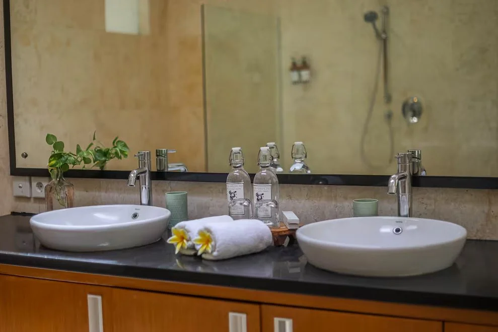 5-Bedroom Private Villa in Canggu – Spacious Hideaway Near Berawa’s Best Spots — image 12