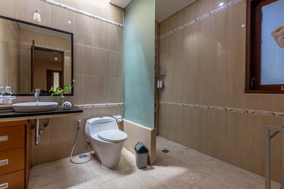 5-Bedroom Private Villa in Canggu – Spacious Hideaway Near Berawa’s Best Spots — image 9