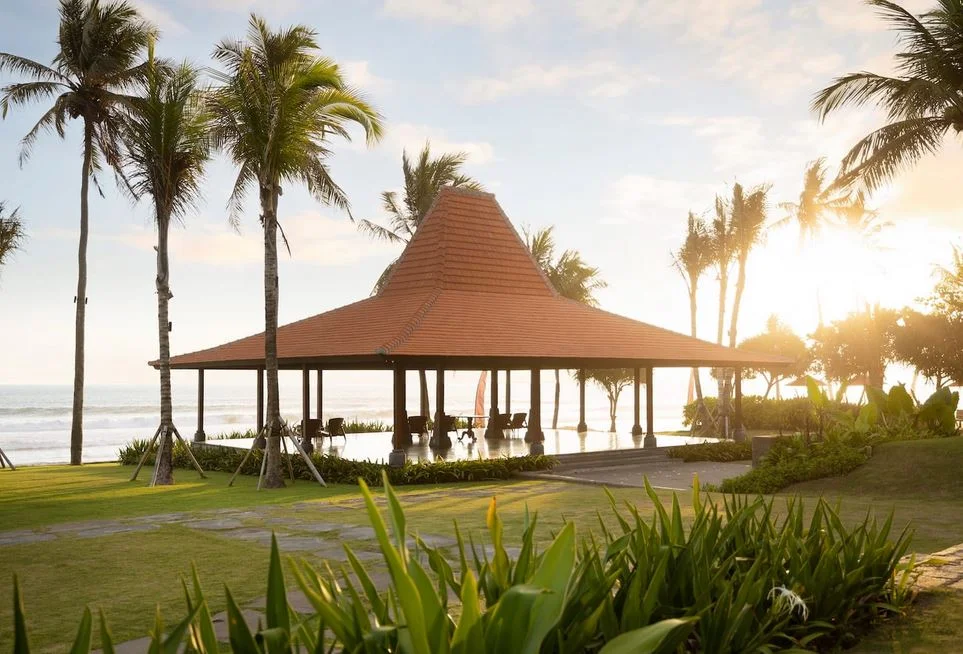 Tranquil 3-Bedroom Private Villa by the Beach – Tropical Retreat in Tabanan, Bali — image 10