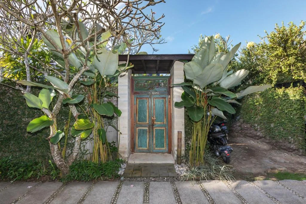 3-Bedroom Private Villa in Canggu – Walk to the Beach, Stay in Style — image 6