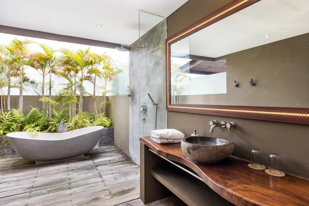 Villa Seminyak BVI42494: Luxurious 7-Bedroom Villa with Pool and Traditional Balinese Charm in the Heart of Seminyak — image 14