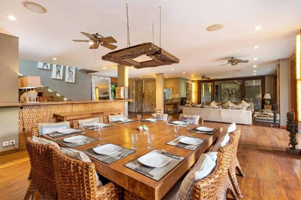 Villa Seminyak BVI42494: Luxurious 7-Bedroom Villa with Pool and Traditional Balinese Charm in the Heart of Seminyak — image 11