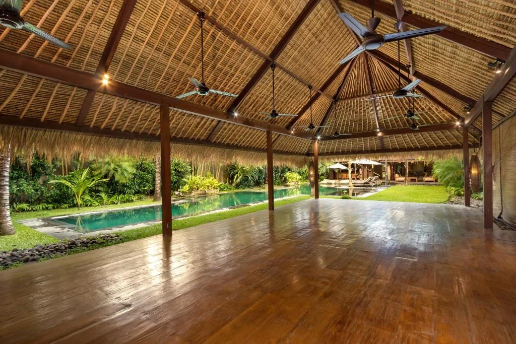 Villa Seminyak BVI42494: Luxurious 7-Bedroom Villa with Pool and Traditional Balinese Charm in the Heart of Seminyak — image 6
