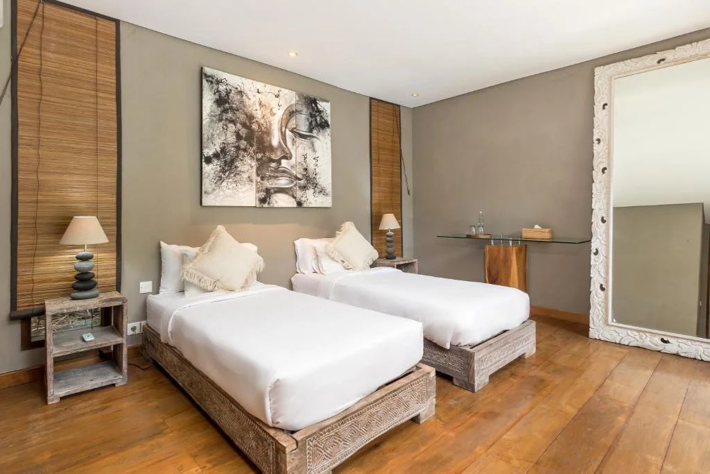 Villa Seminyak BVI42494: Luxurious 7-Bedroom Villa with Pool and Traditional Balinese Charm in the Heart of Seminyak — image 19