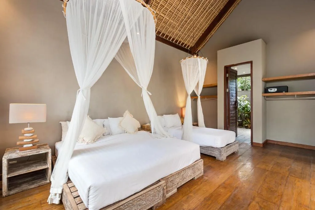 Villa Seminyak BVI42494: Luxurious 7-Bedroom Villa with Pool and Traditional Balinese Charm in the Heart of Seminyak — image 18
