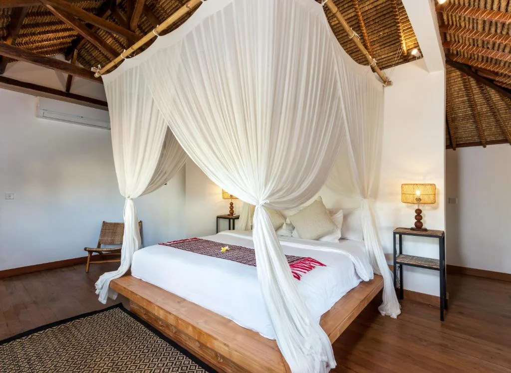 Tropical Charm in the Heart of Seminyak – 3BR Private Villa, Steps from the Beach — image 13