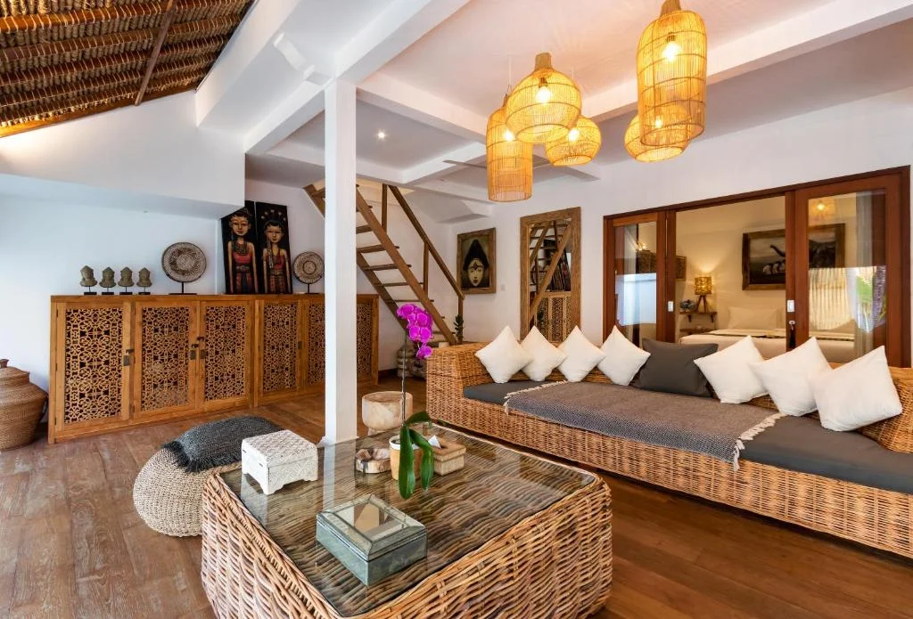 Tropical Charm in the Heart of Seminyak – 3BR Private Villa, Steps from the Beach — image 7