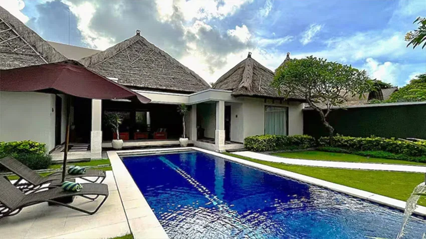 Elegant 4-Bedroom Villa with Private Pool in Jimbaran, Bali — image 3