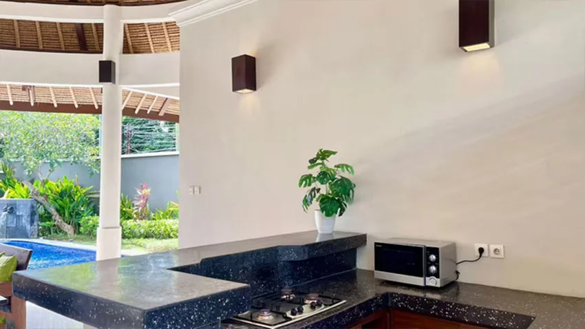 Spacious 3-Bedroom Villa with Private Pool in Jimbaran, Bali — image 14