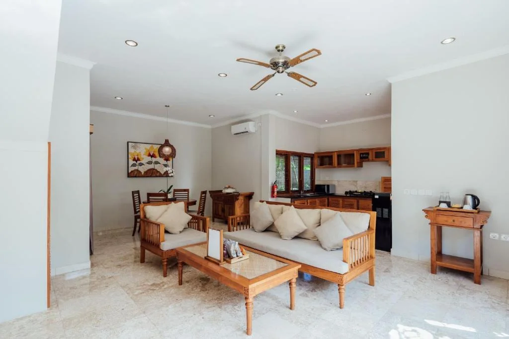 Spacious 4-Bedroom Private Villa – Tropical Oasis Steps from the Surf Beach — image 19