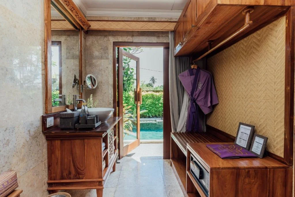 Spacious 4-Bedroom Private Villa – Tropical Oasis Steps from the Surf Beach — image 16