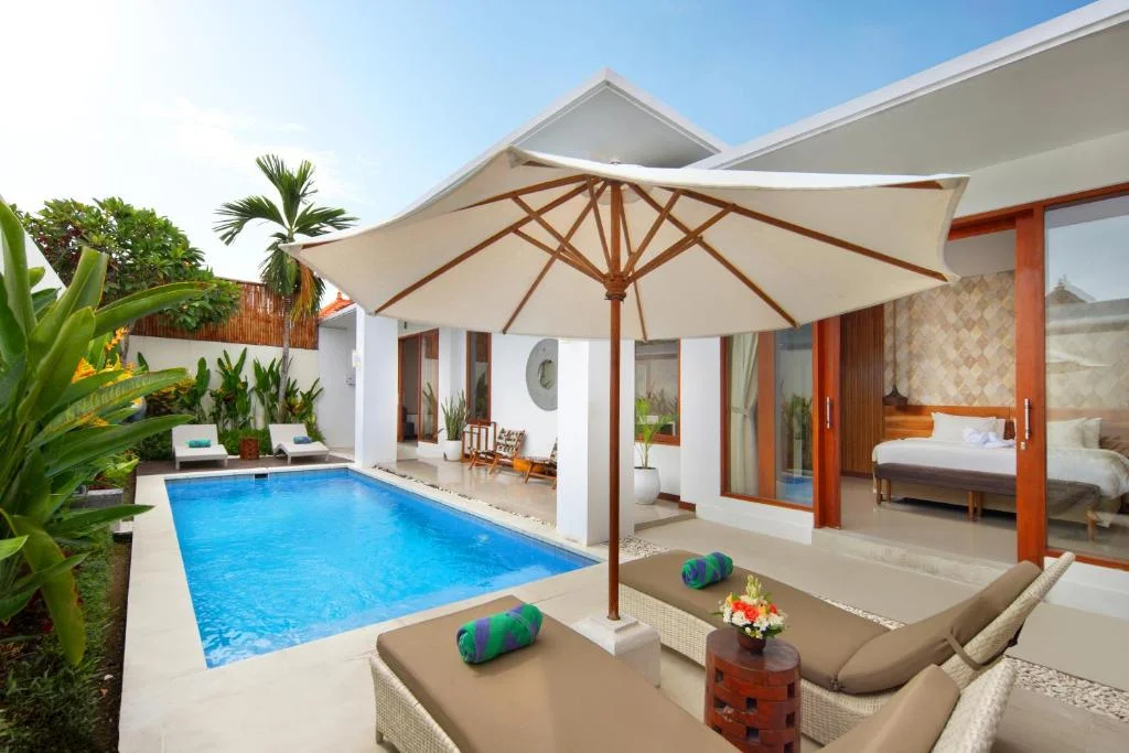 Stylish 2-Bedroom Private Villa with Pool & Garden Views, 12 Minutes Walk to Seminyak Beach — image 6