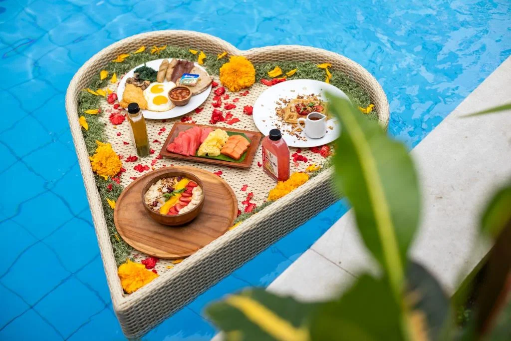 Stylish 2-Bedroom Private Villa with Pool & Garden Views, 12 Minutes Walk to Seminyak Beach — image 3