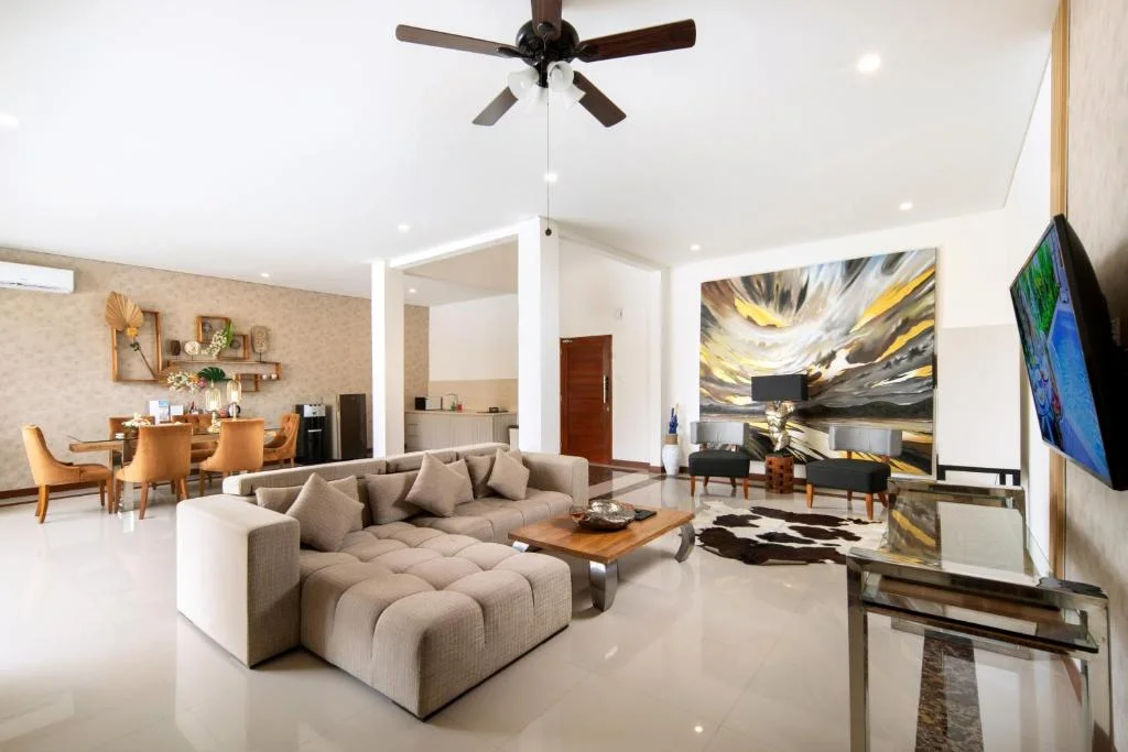 Stylish 2-Bedroom Private Villa with Pool & Garden Views, 12 Minutes Walk to Seminyak Beach — image 12