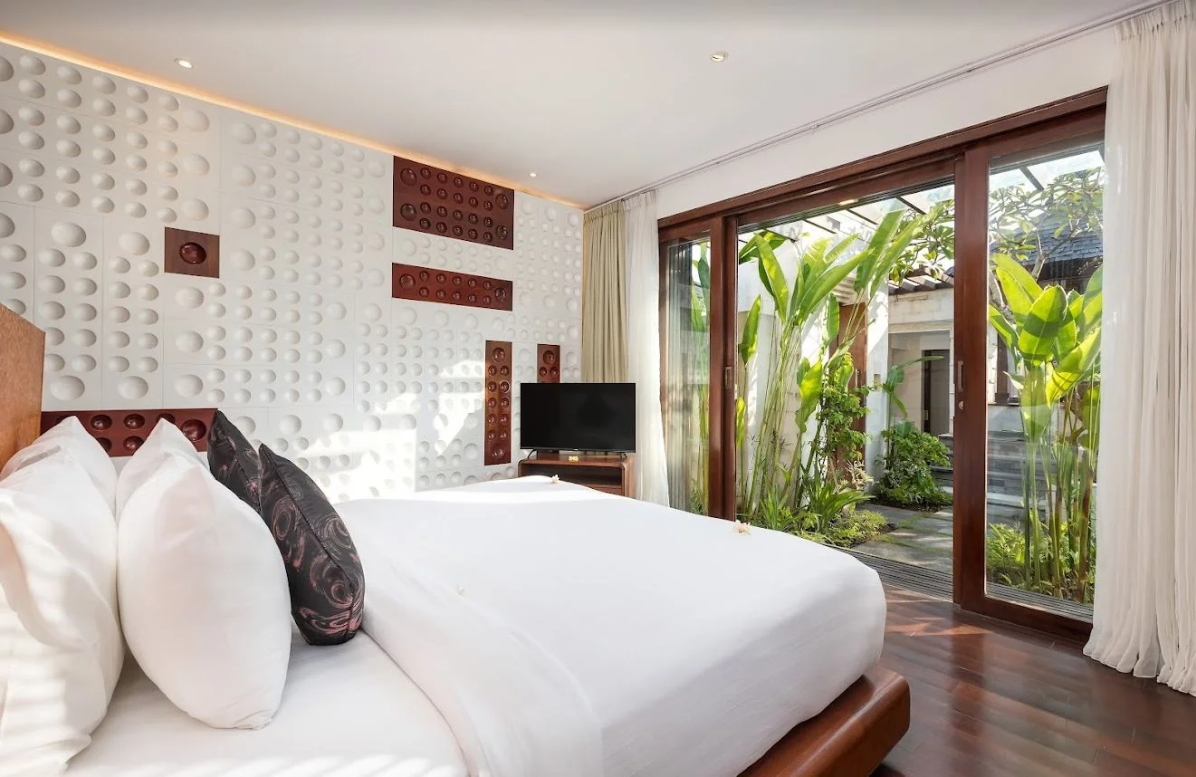 2BR Beachfront Villa with Private Pool – Batu Belig Bliss Near Seminyak & Canggu — image 9