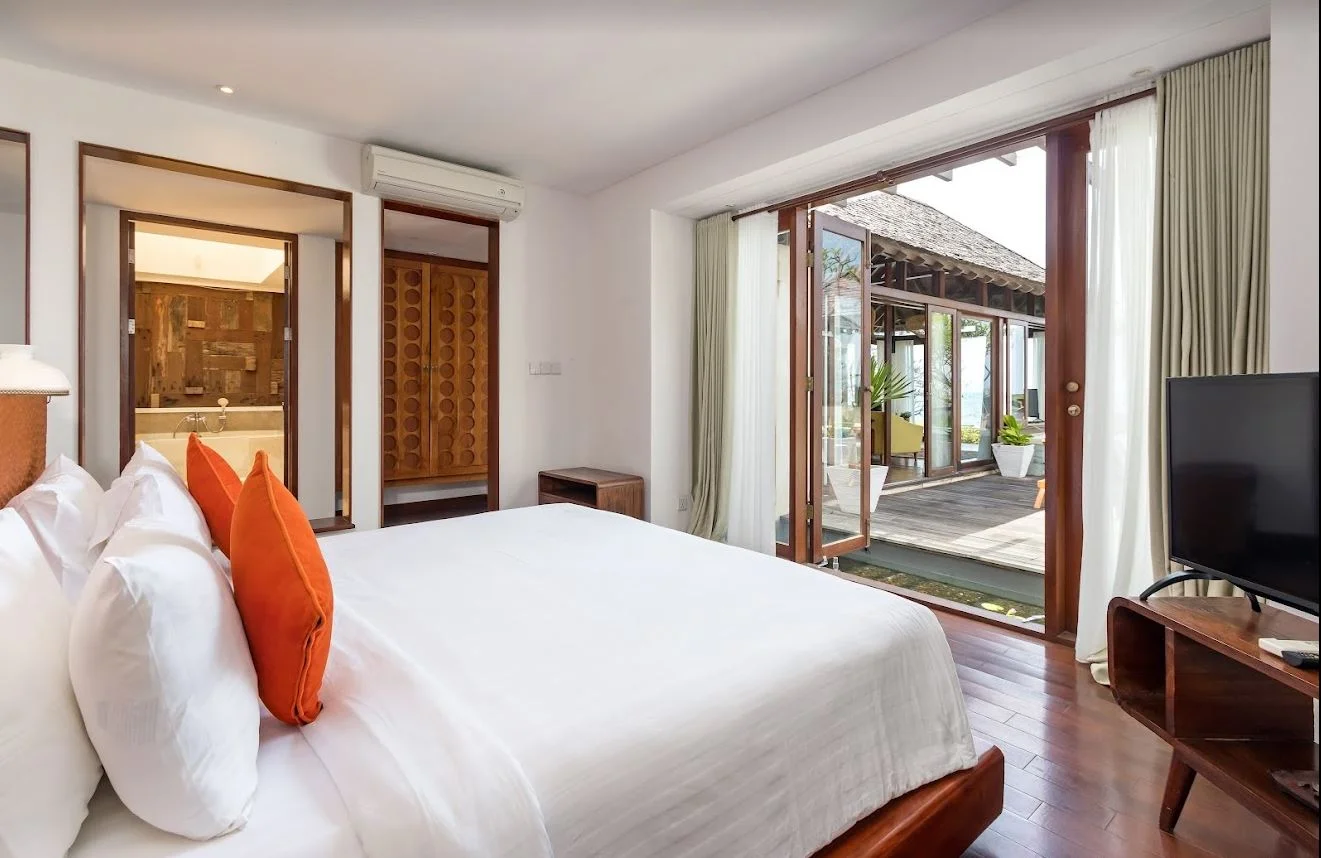 2BR Beachfront Villa with Private Pool – Batu Belig Bliss Near Seminyak & Canggu — image 14