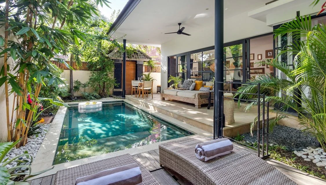 Romantic 1-Bedroom Private Pool Villa Near Ubud — image 4