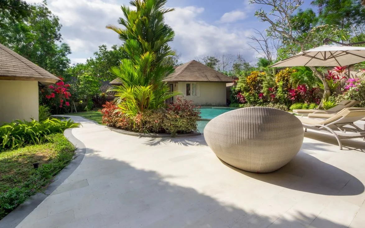 Stunning 3-Bedroom Tropical Villa with Lagoon Pool in Uluwatu — image 6