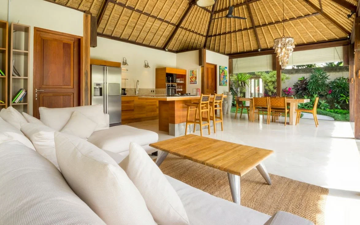 Stunning 3-Bedroom Tropical Villa with Lagoon Pool in Uluwatu — image 17
