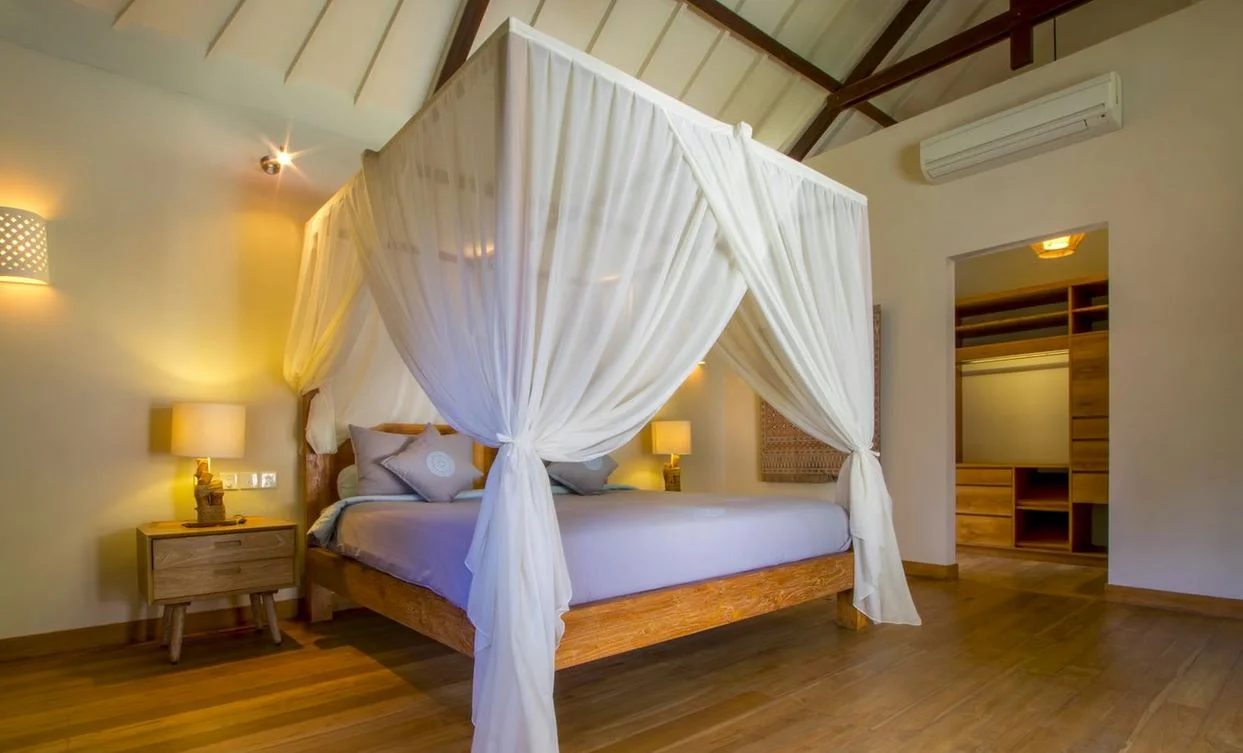 Stunning 3-Bedroom Tropical Villa with Lagoon Pool in Uluwatu — image 11