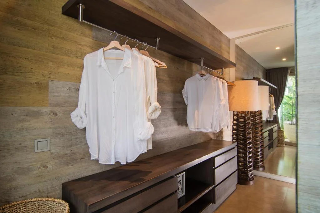 Chic 3BR Villa in Central Canggu – Walk to Berawa Beach & Finn’s Club — image 17