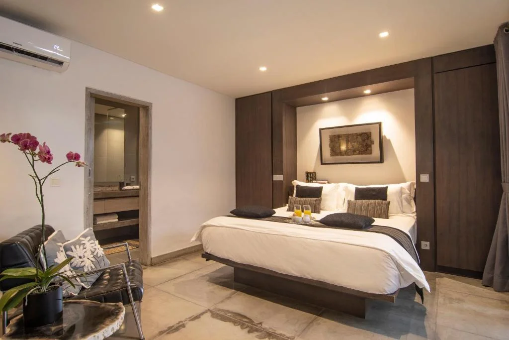 Chic 3BR Villa in Central Canggu – Walk to Berawa Beach & Finn’s Club — image 7