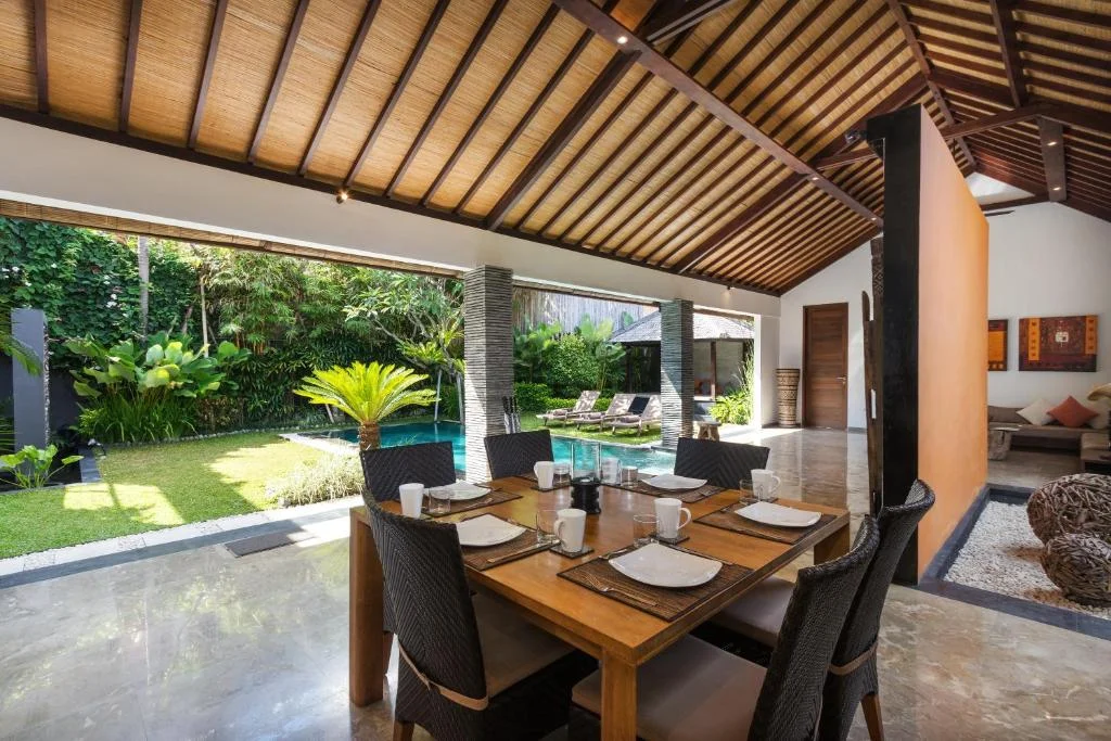 Stylish 3BR Villa with Pool in Trendy Petitenget, Seminyak — image 11