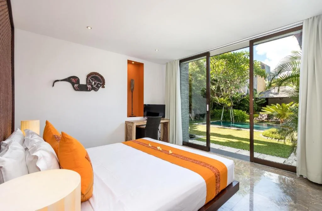 Stylish 3BR Villa with Pool in Trendy Petitenget, Seminyak — image 4