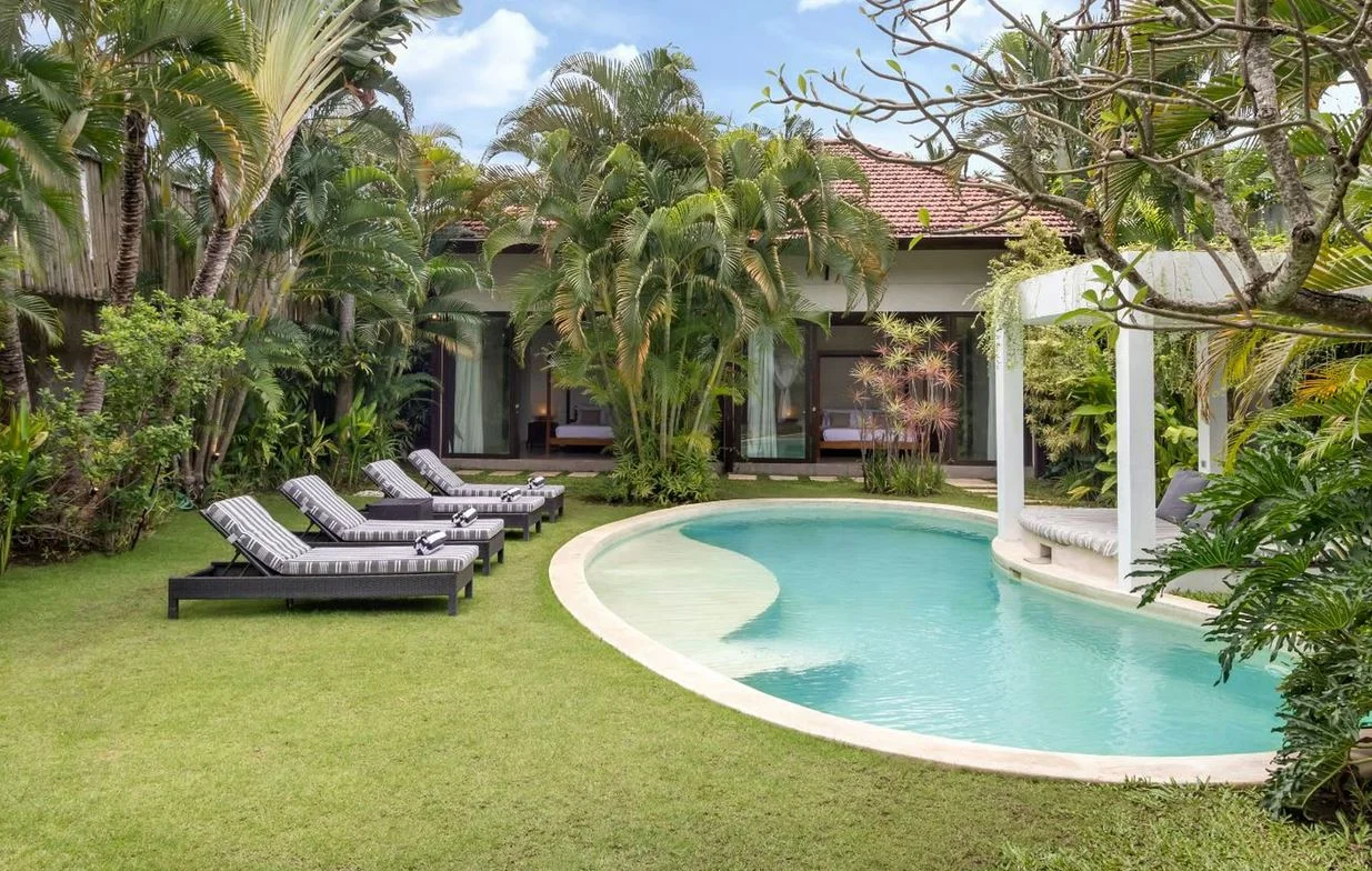 Seminyak Paradise – 2BR Tropical Villa with Private Pool near Eat Street — image 4