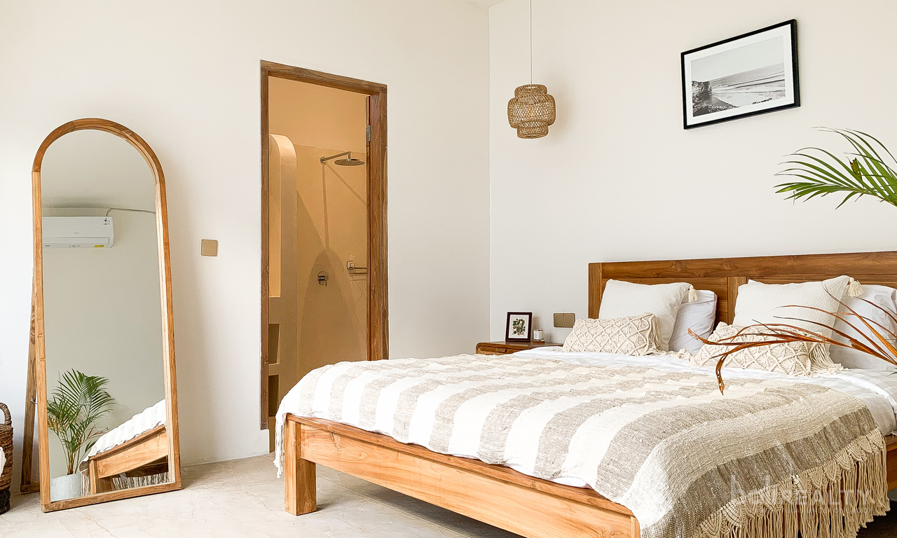 Charming Minimalist Two-Bedroom Villa in Balangan’s Orange Zone, Steps from the Beach 2597 — image 3